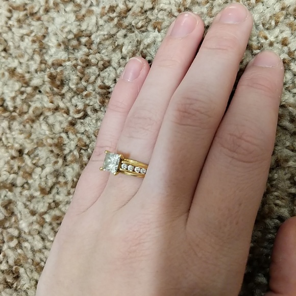 Jewelry - Gold ring CZ 14 k size 5